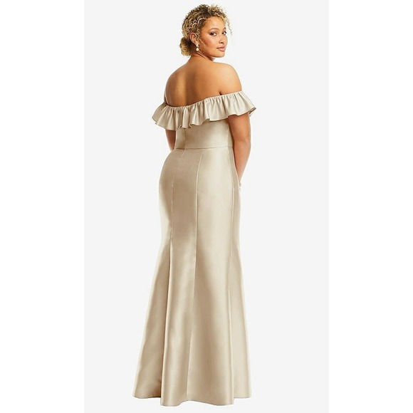 Alfred Sung Off-The-Shoulder Ruffle Neck Satin Trumpet Gown Size 4 - Picture 8 of 13